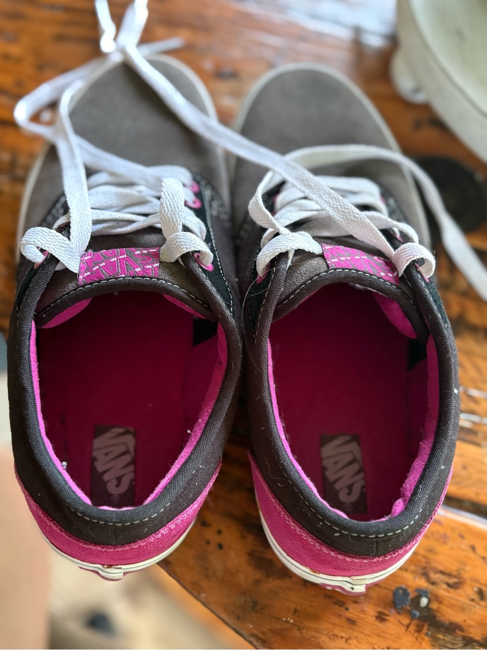 Vans - Picture 7 of 11